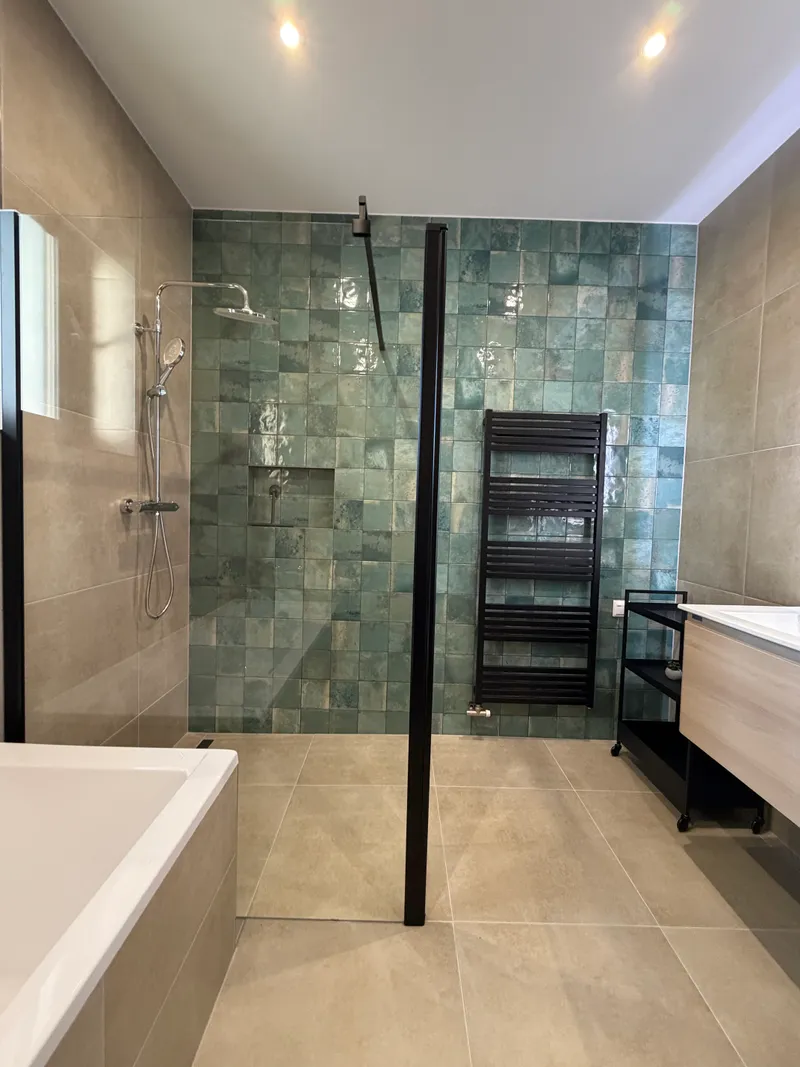 Hlavná kúpeľňa 3