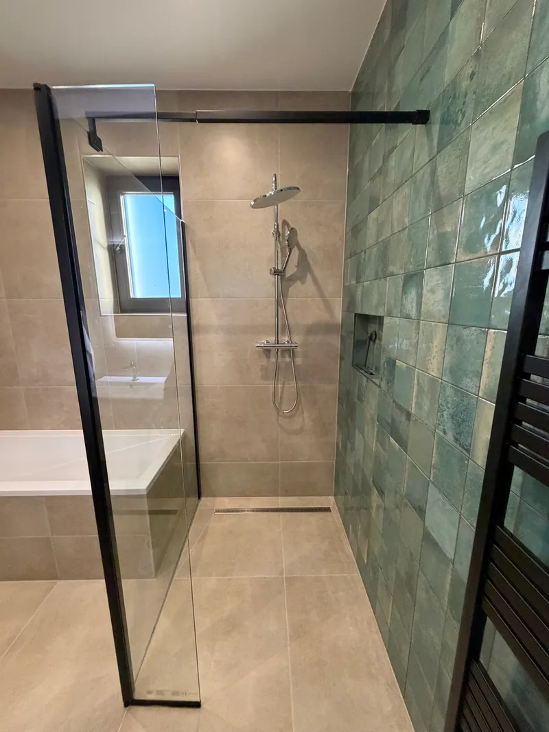 Hlavná kúpeľňa 4